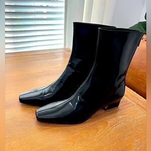 Women Black Size 8 Medium Leather Tapered Heel Booties
